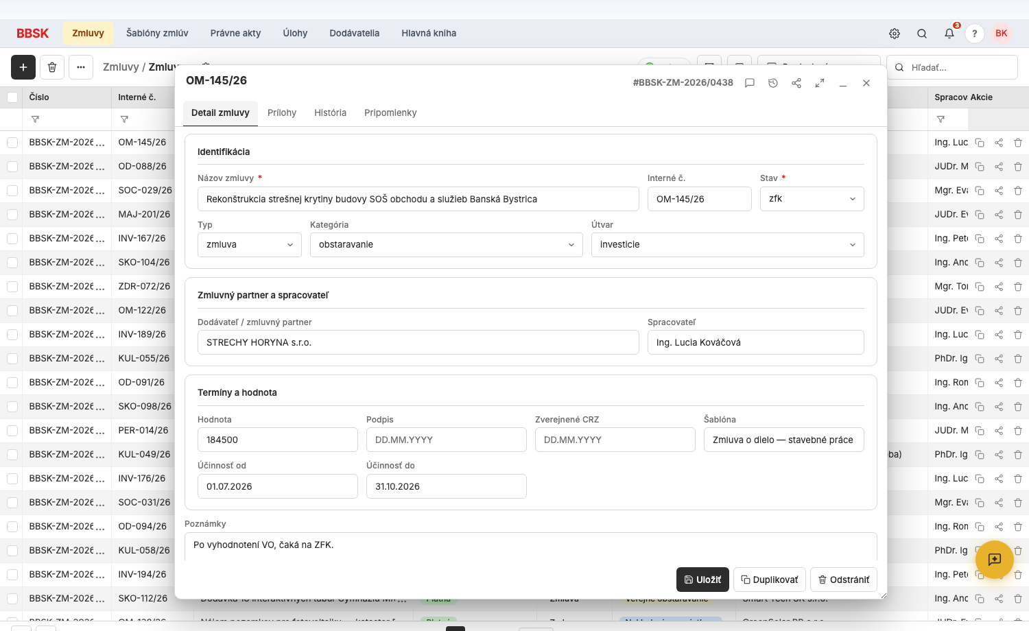 Detail zmluvy v Modulario form paneli — strany zmluvy, predmet, sumy, workflow stavov a podpisová schéma.